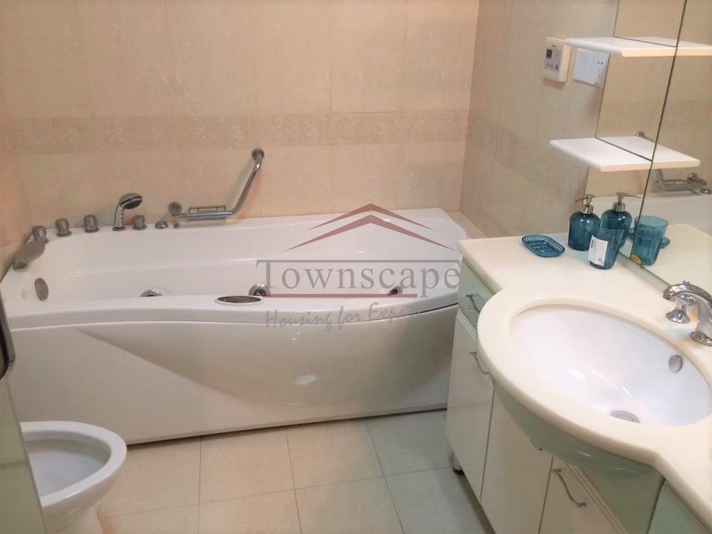  Modern 3BR Apartment for Rent in Xujiahui