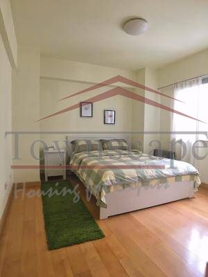  Bright 2BR Apartment at Jingan Temple