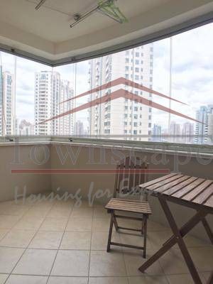  Bright 2BR Apartment at Jingan Temple