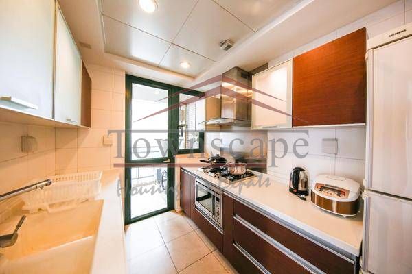  Good quality 2BR Apartment in Shanghai Changning