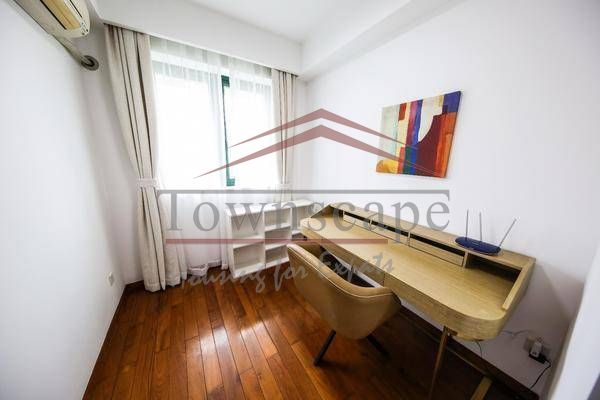  Good quality 2BR Apartment in Shanghai Changning