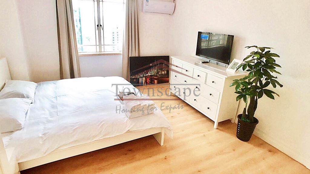  Bright 2BR High-Rise in Downtown (Jingan/Xuhui)