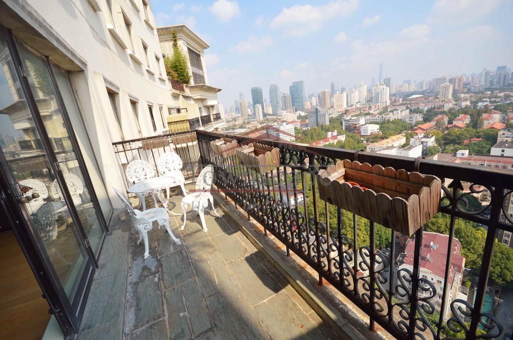  Luxury 2BR Apartment w/Amazing View in Shanghai FFC