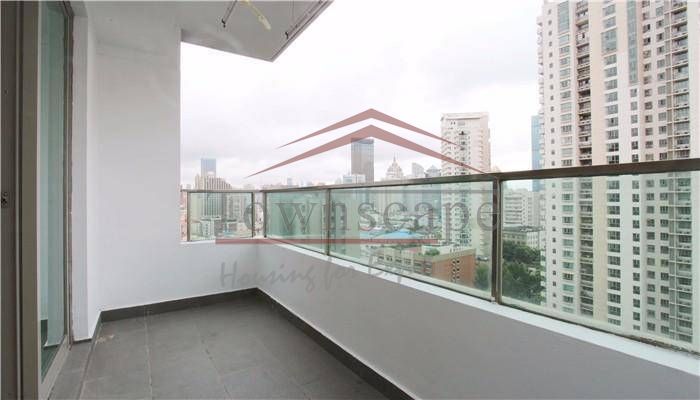  Spacious, Bright 2BR in Jingan - Clubhouse Included