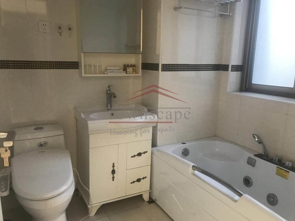  Sunny, Modern Apartment near ECNU