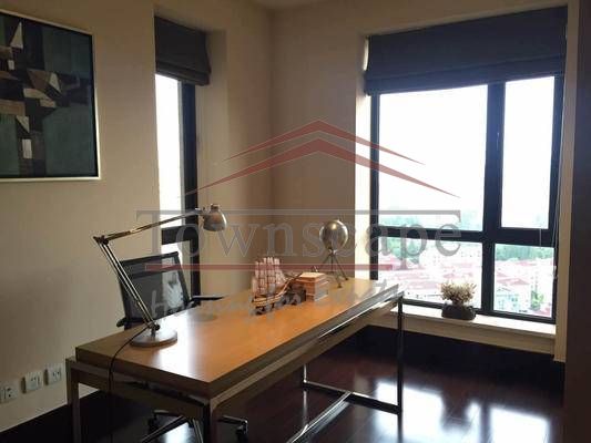  High-End Service Apartment beside Huashan Park