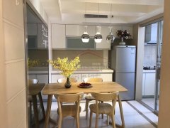  Sunny 2BR Apartment in Xujiahui