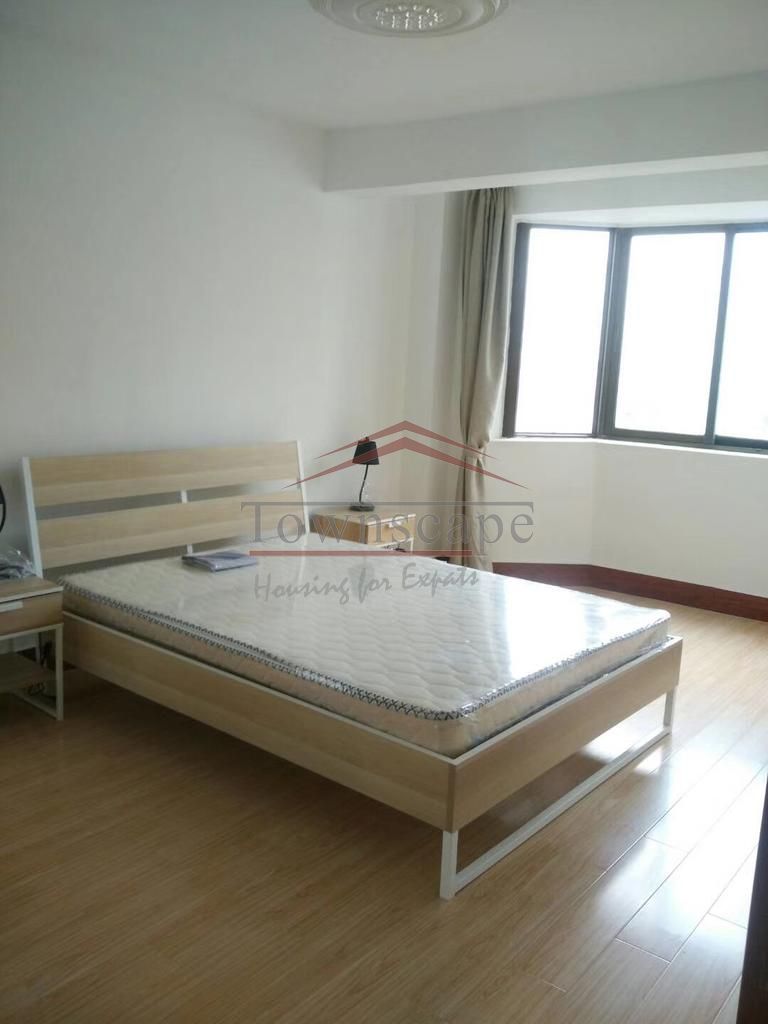  Sunny, renovated 2BR Apartment in Jingan