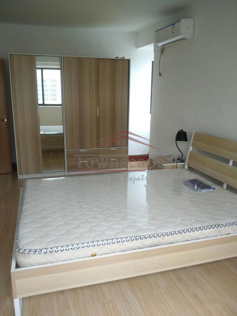  Sunny, renovated 2BR Apartment in Jingan