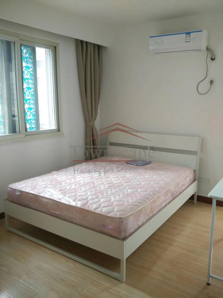  Sunny, renovated 2BR Apartment in Jingan