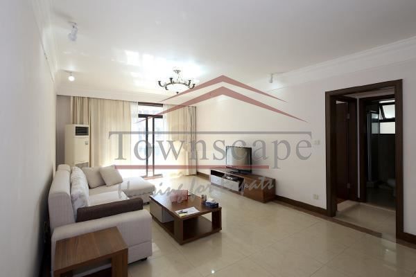  Modern, Sunny 2BR Apartment near Xintiandi