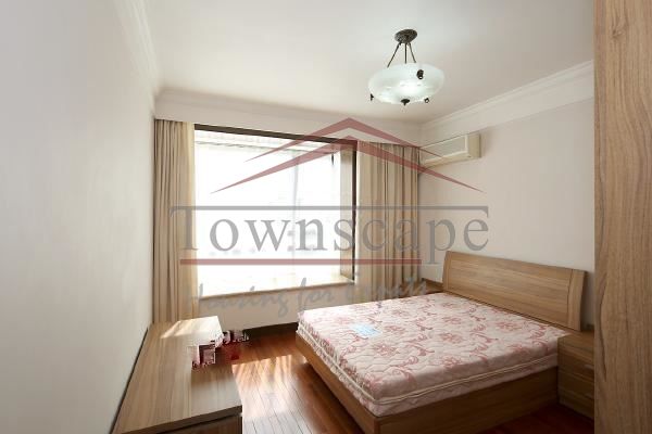  Modern, Sunny 2BR Apartment near Xintiandi