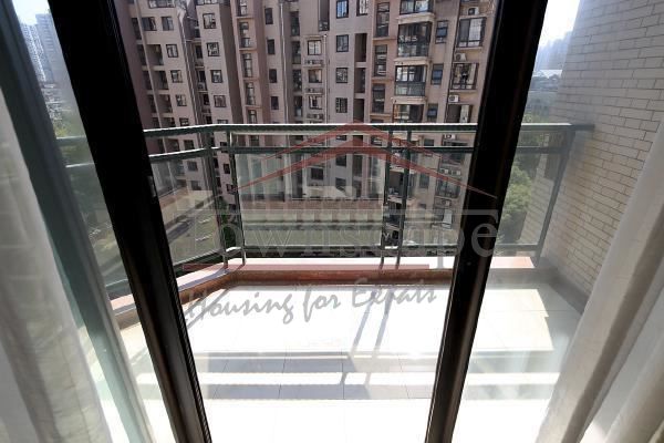  Modern, Sunny 2BR Apartment near Xintiandi