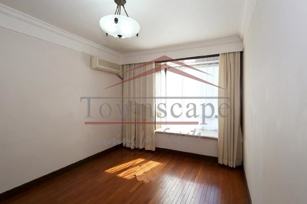  Modern, Sunny 2BR Apartment near Xintiandi