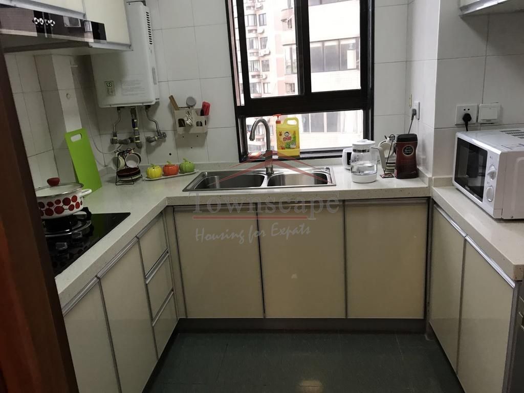  Nice 3BR Apartment w/View in Shanghai Downtown