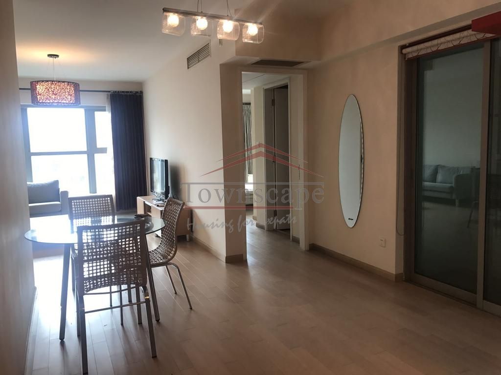  Sunny High-Floor Apartment in Jingan