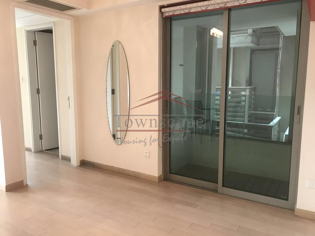  Sunny High-Floor Apartment in Jingan