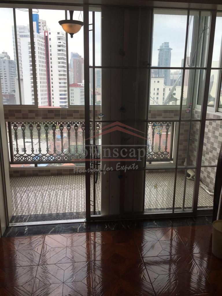  Spacious 2BRApartment with Potential in Jing