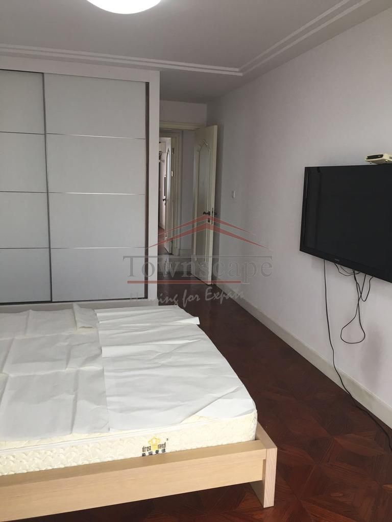  Spacious 2BRApartment with Potential in Jing