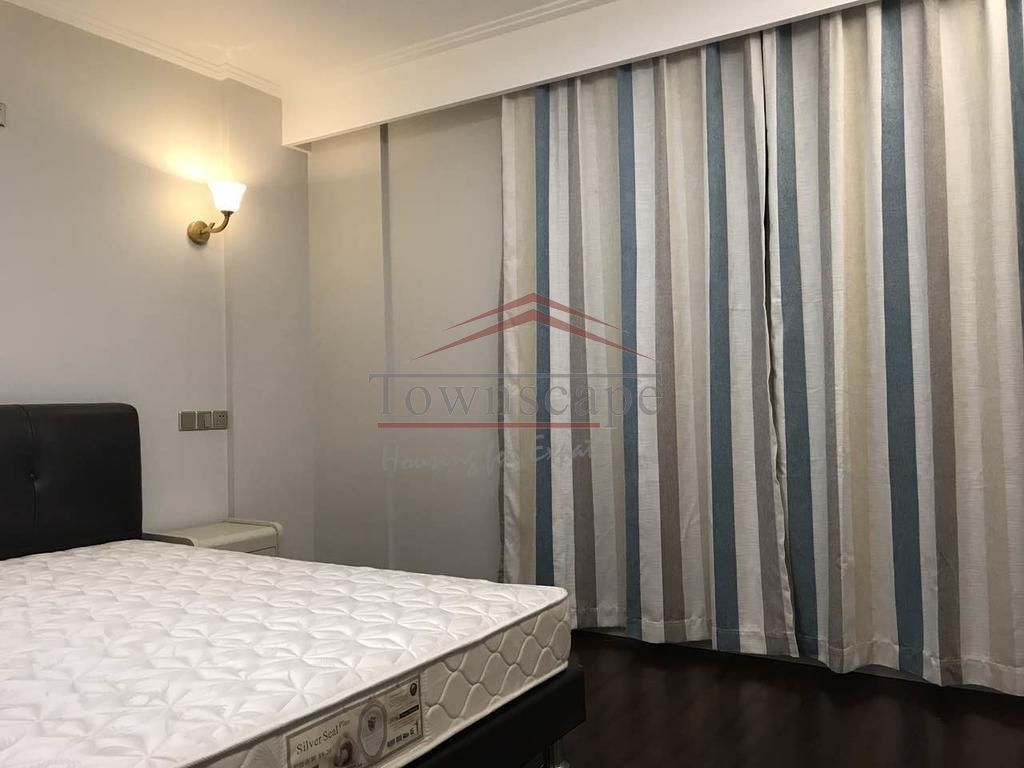  Newly Renovated 3BR Apartment near Jiashan Market