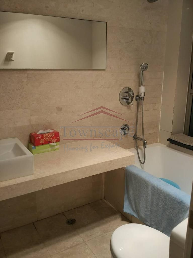  Modern 2BR Apartment in Jingan - Incl. Clubhouse