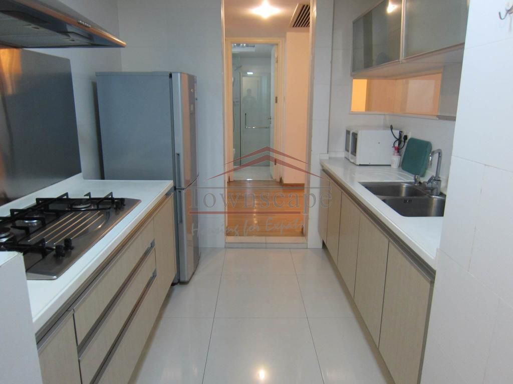  Modern 2BR Apartment in Jingan - Incl. Clubhouse