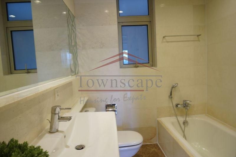  High Quality Modern Apartment beside Suzhou Creek, Putuo