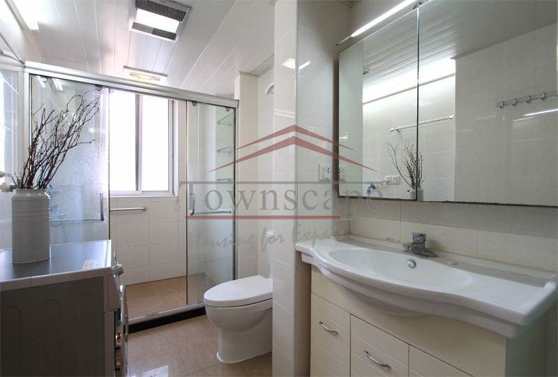  Bright and Modern 2BR Apartment in Shanghai JingAn