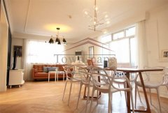  Nicely decorated 2BR Apartment in JingAn