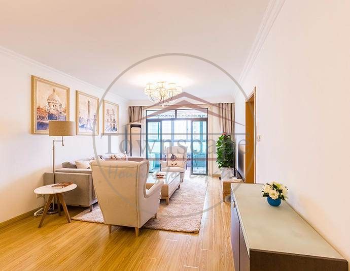  West Nanjing Rd: Modern, Elegant 2BR in good compound