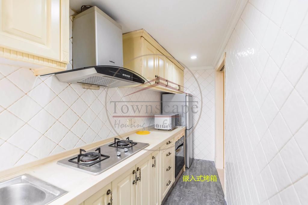  West Nanjing Rd: Modern, Elegant 2BR in good compound