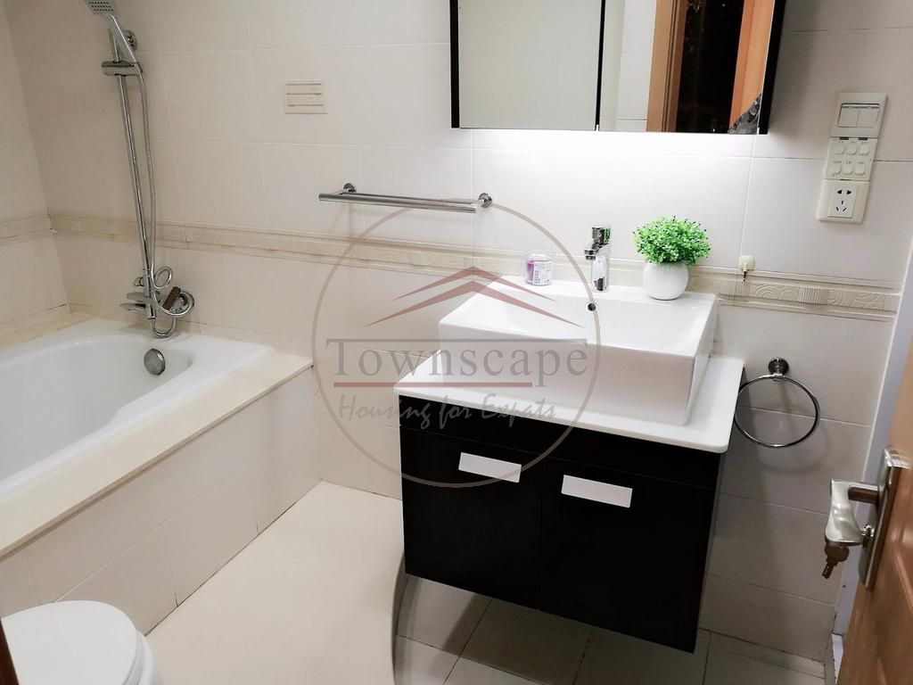  West Nanjing Rd: Modern, Elegant 2BR in good compound