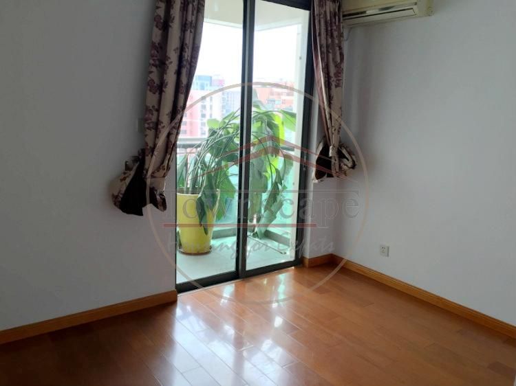  High-Floor Contemporary 3BR Apartment near Tianzifang