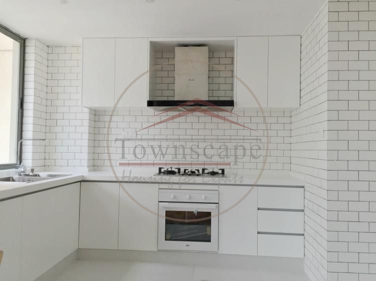  High-Floor Contemporary 3BR Apartment near Tianzifang