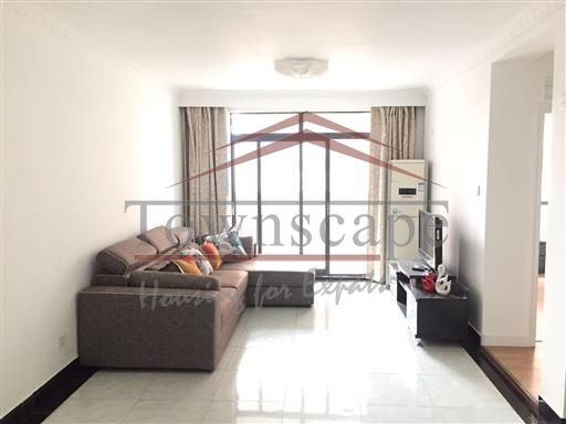  Bright 2BR Apartment near Jingan Temple