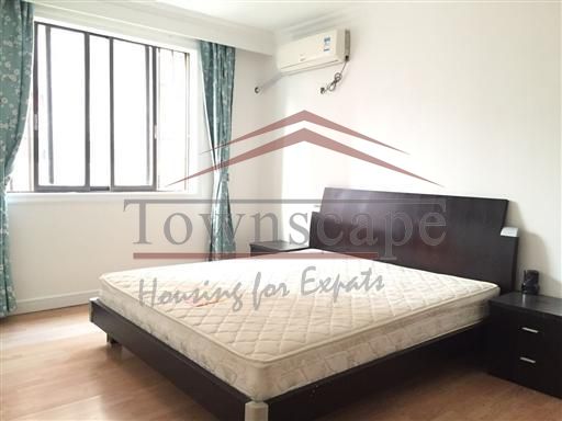  Bright 2BR Apartment near Jingan Temple