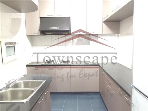  Bright 2BR Apartment near Jingan Temple