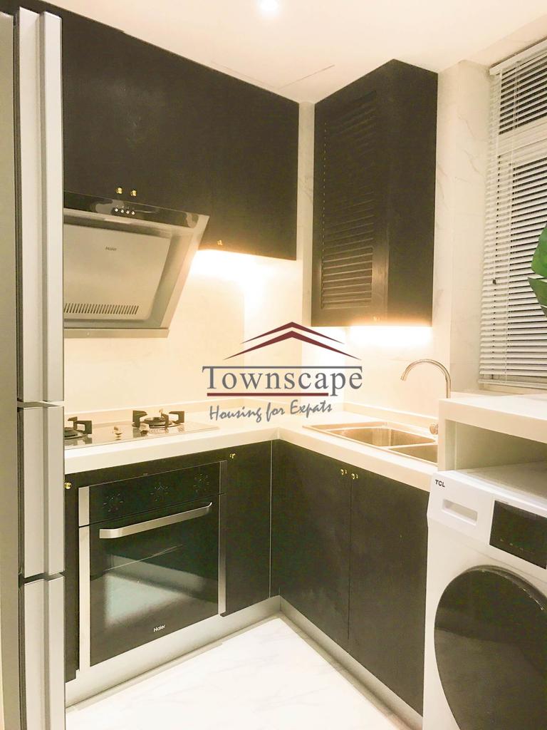  Modern 2BR Apartment near Jing An Temple