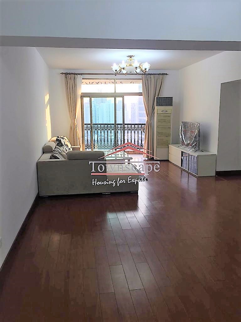  Simple 3BR Apartment near Zhongshan Park