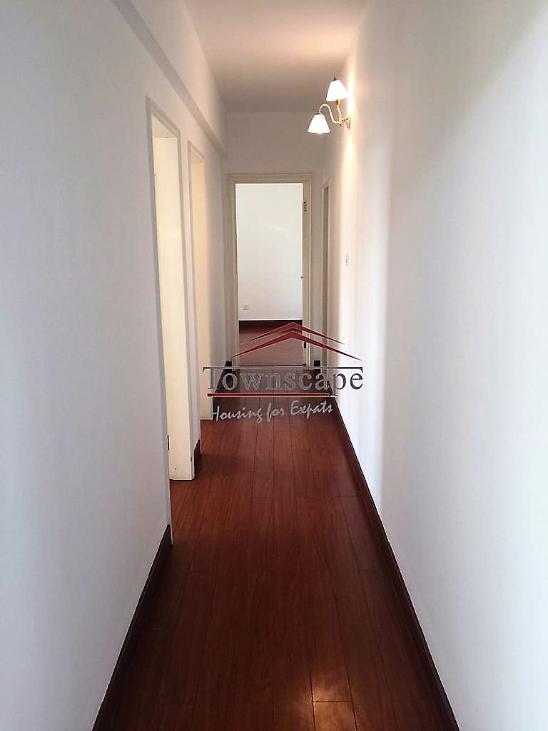  Simple 3BR Apartment near Zhongshan Park