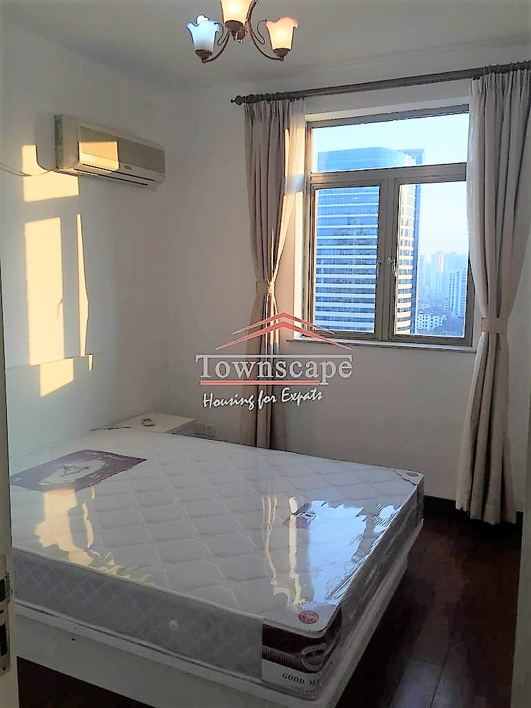  Simple 3BR Apartment near Zhongshan Park