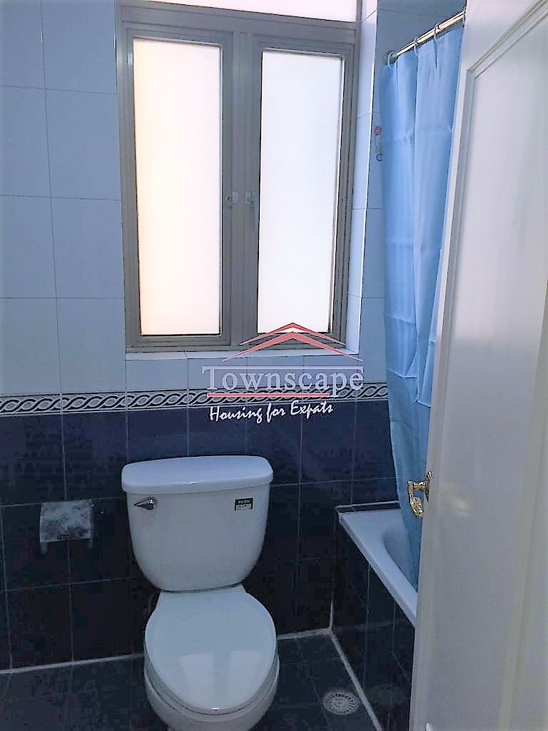  Simple 3BR Apartment near Zhongshan Park