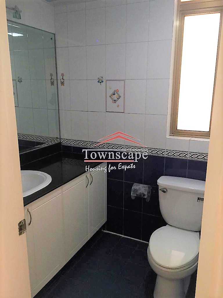  Simple 3BR Apartment near Zhongshan Park