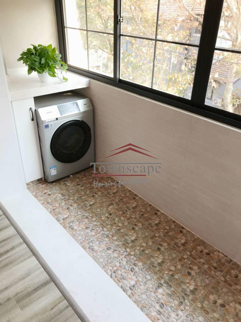  Modernized 1BR Apartment nr Jiaotong and Xujiahui Park