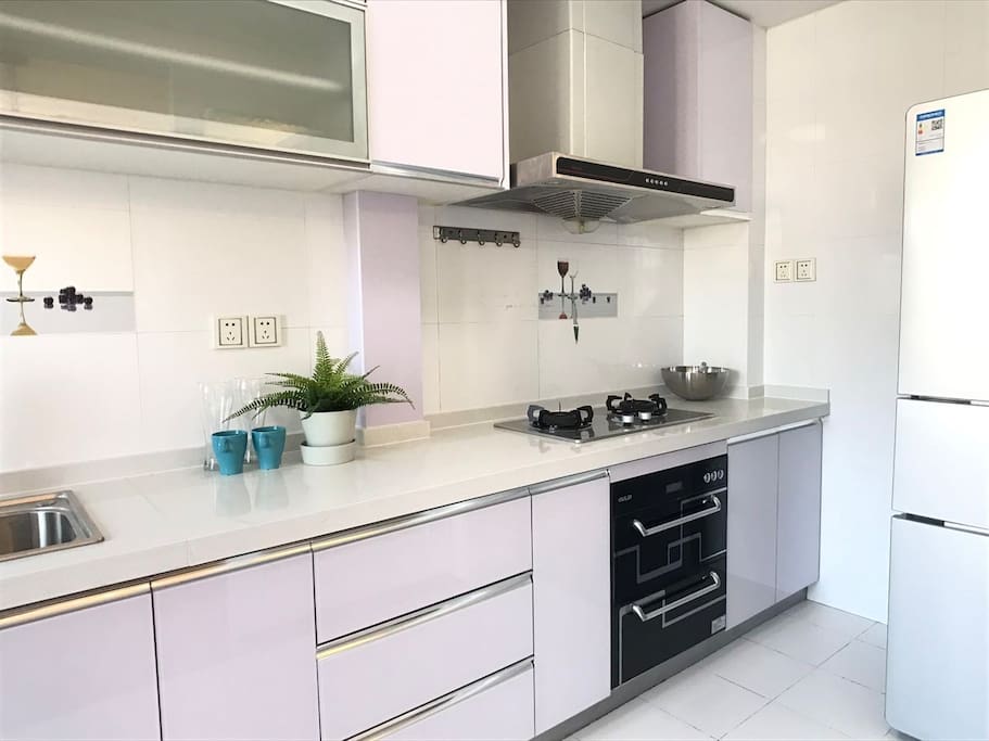  Elegant 3BR Apartment in Gubei