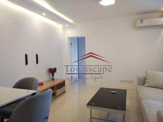  Modern 2BR Apartment near West Nanjing Road