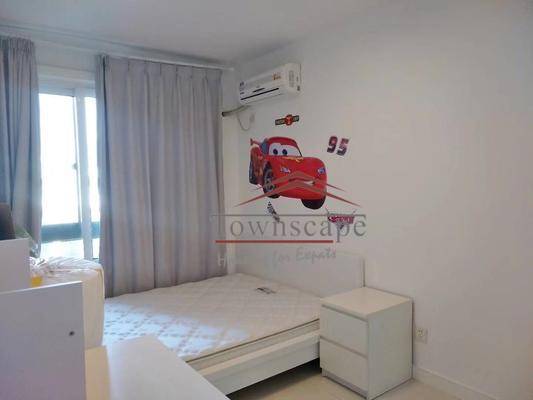  Modern 2BR Apartment near West Nanjing Road