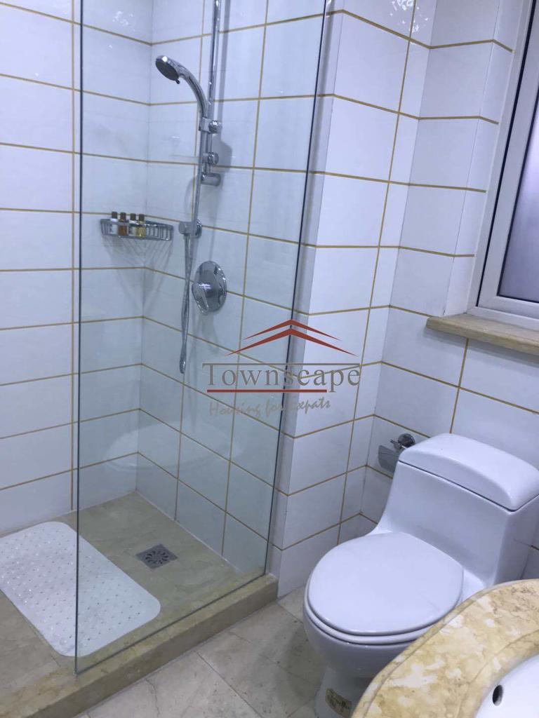  Spacious 3BR Apartment at Gubei Golden Street