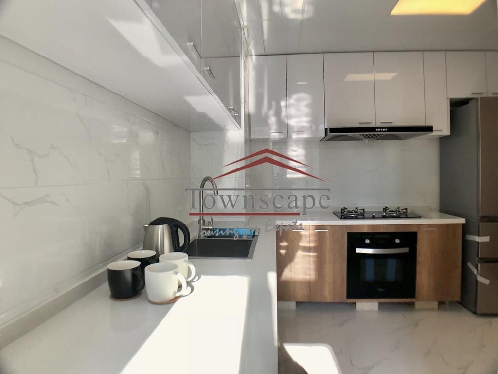  Sunny 2BR Apartment with Floor-Heating in Jing an