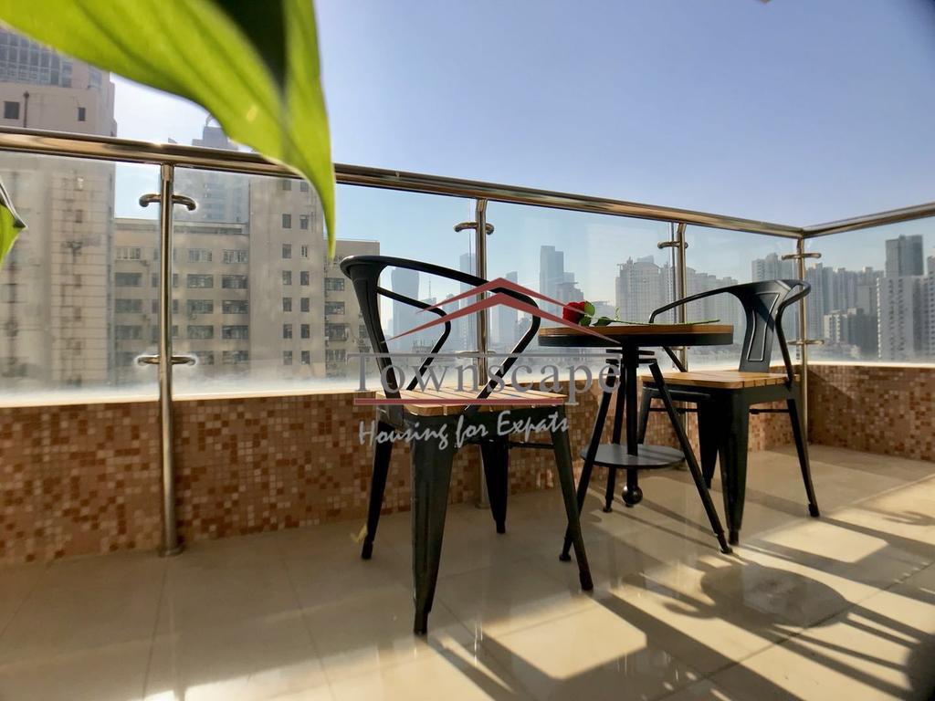  Sunny 2BR Apartment with Floor-Heating in Jing an